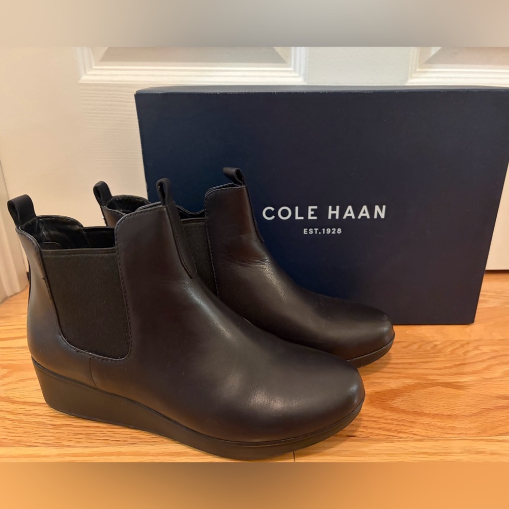 Cole Haan Black Leather Chelsea Ankle Boots Size 5